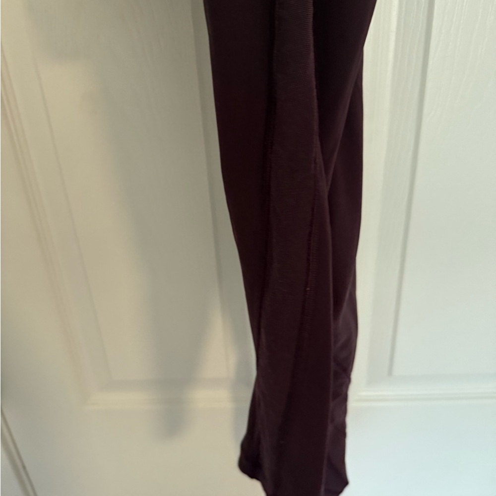 Lululemon high rise leggings - lace on the sides - Picture 8 of 9